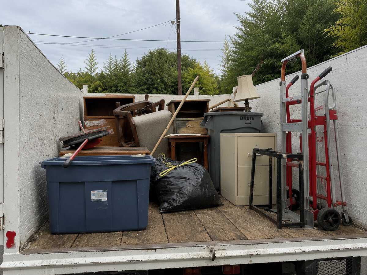 Commercial Junk Removal in Portland, OR by Martin's Junk Hauling & Recycling
